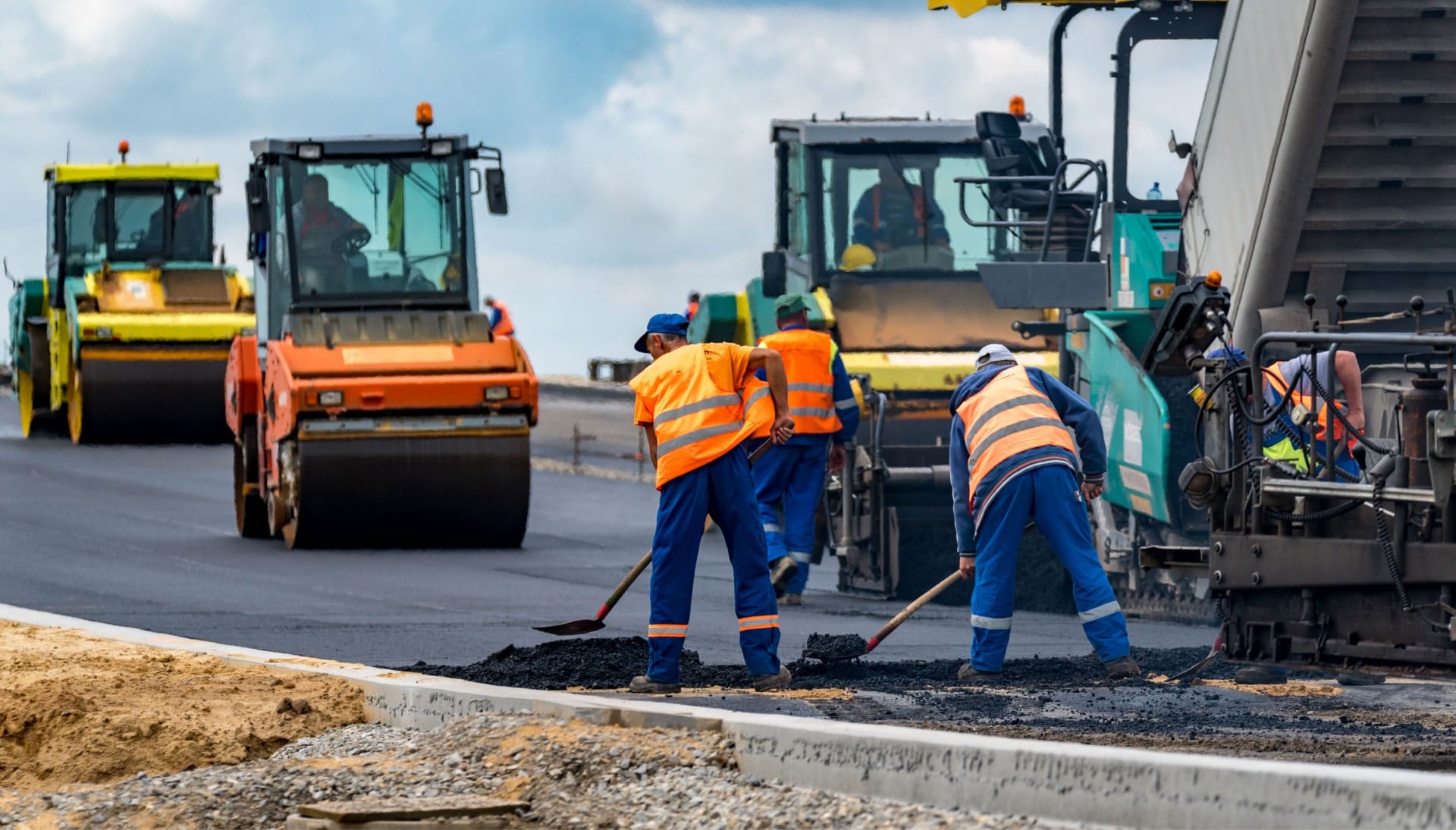 Reliable asphalt construction services in Charles Town,WV for various projects.